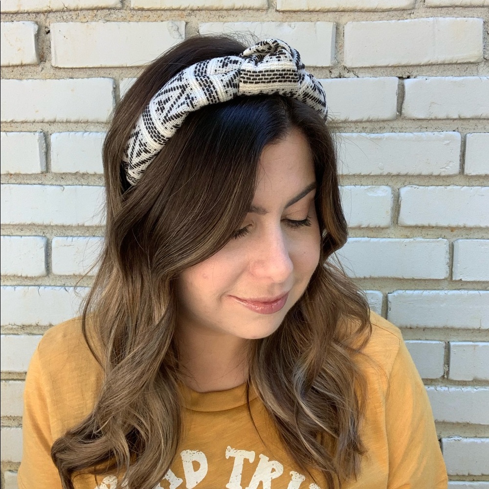 Tribal Print Turban Knot Headband - White - Picture 4 of 8